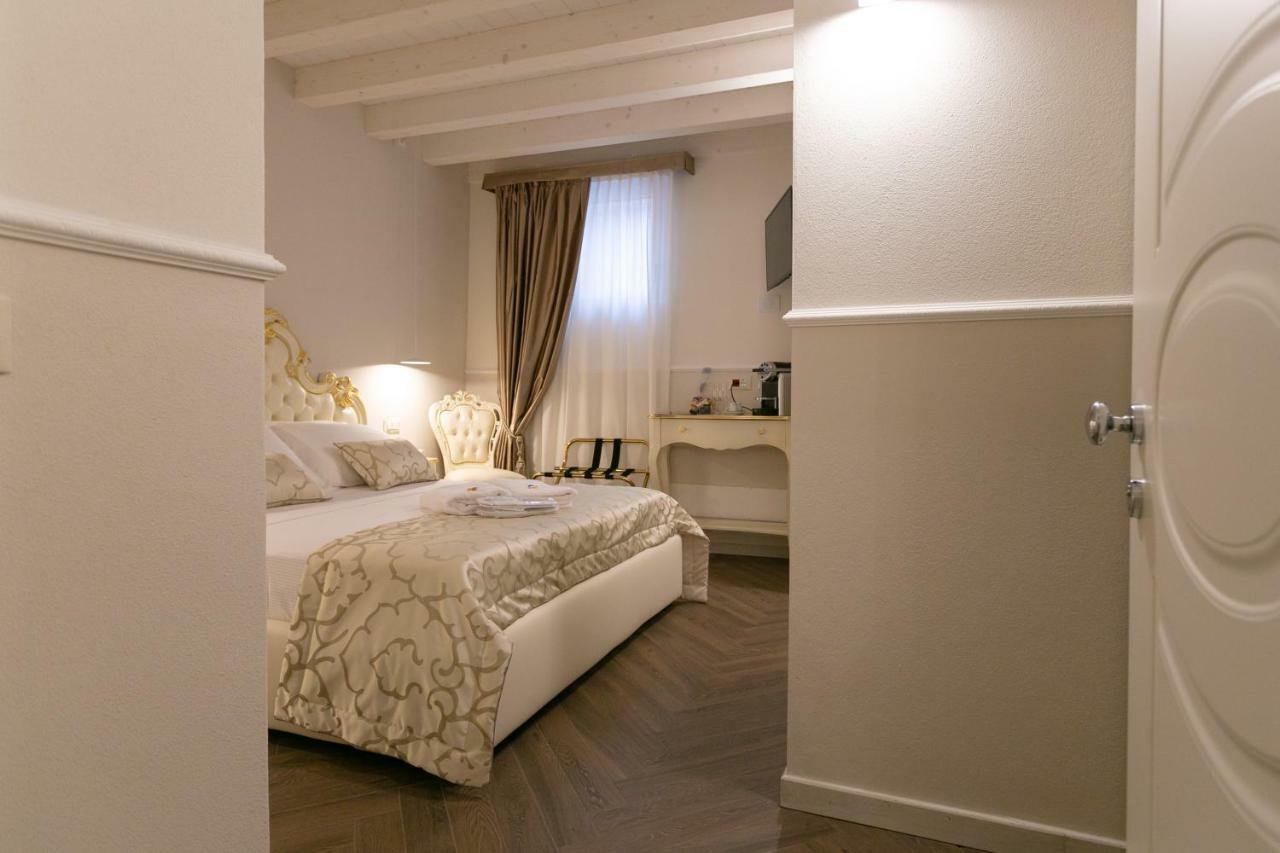 Ca' Vittoria Boutique House Apartsuite Guest house *