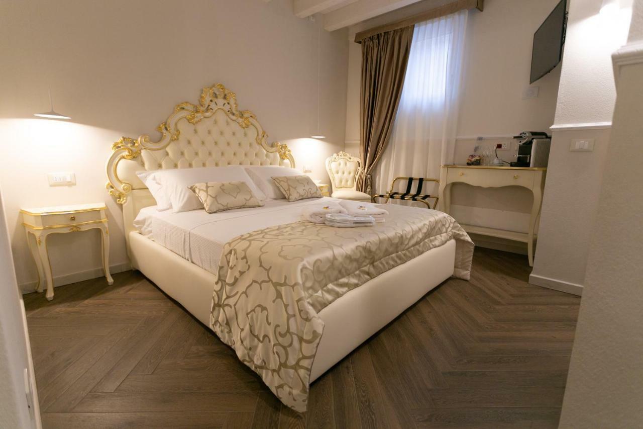Ca' Vittoria Boutique House Apartsuite Guest house *
